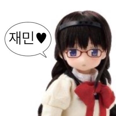 danana813's profile picture. 명품찐따깍두기 버무리는중