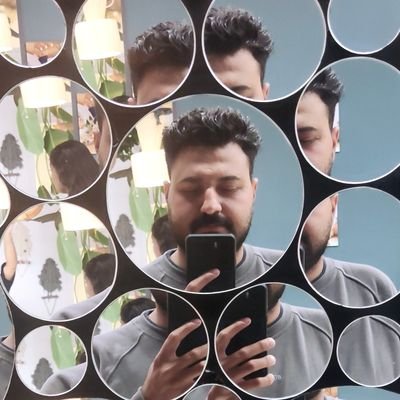 rezaaf69_'s profile picture. تا حالا بيکار شدی پوست خيارسبزه رو خرد کني؟