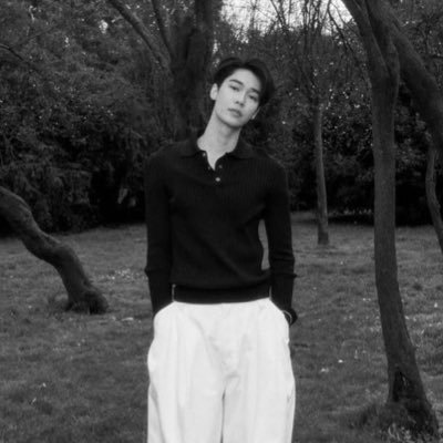 bungateeratai's profile picture. #dewtee mania—🍎