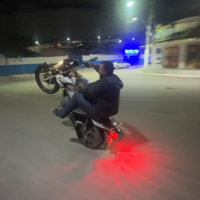 clebao_33's profile picture. 🤬