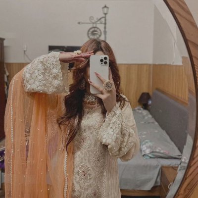 RadhikaJoslz2n's profile picture. Real estate player fashion creator E commerce boss 💼👕