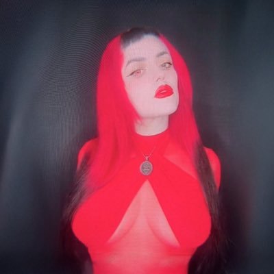 jutsu's profile picture. Worst idol ever/Best rockstar of lyrics. Creative Director, Deep Thinker, Journalist & Psychic. Tu culto supremo❤️‍🔥@blackoutsidermx @kawaiigangmx @milkshakemx