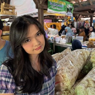 khuxls's profile picture. gak tau mau gimana