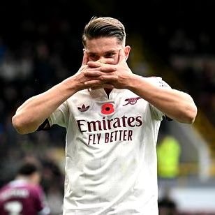 Temitopereels's profile picture. Educator by day, Arsenal fan by night, movie buff always.💪🏿❤️💋