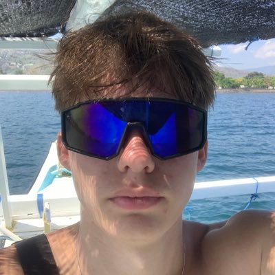 soloviov_erik's profile picture. broke at 14. solo in asia at 18. building $10k/mo online. from fortnite to ecom — no fluff, just results.