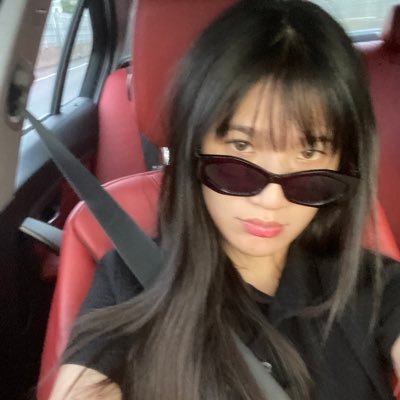 Serpilferikli's profile picture. Her şey her şeye karışıyor sen baktığın zaman.