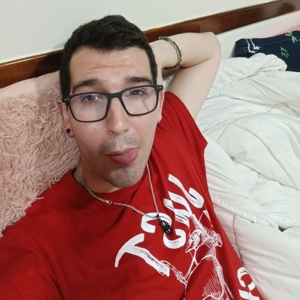 JoseteCarax's profile picture. Superviviente antipostureo. No vine aquí a discutir, es posible que te quedes sin respuesta 🤗 Gente que no odie a la gente del mundo porque sí, bienvenida 👇🏻