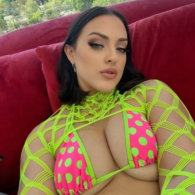 KellyMark26's profile picture. Grace in my soul, kindness in my heart 💖 I believe in love, laughter, and living with purpose 🌟 Good vibes only  if you’re real, respectful, and genuine, you