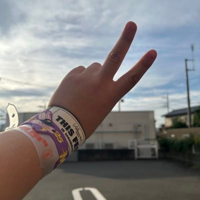 mfs_music's profile picture. 25（00） @MyFirstStory_of  無言フォロー失礼します😶