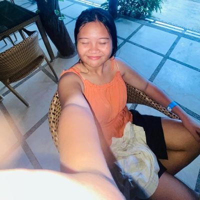 _chrstnjoycie's profile picture. 