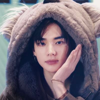 lixiesroses's profile picture. random burner