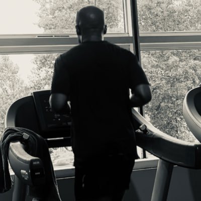 axel75_ecom's profile picture. "Si un homme ne sait pas vers quel port il navigue, aucun vent ne lui est favorable." - Sénèque