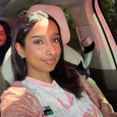 userr12082001's profile picture. leg day final boss