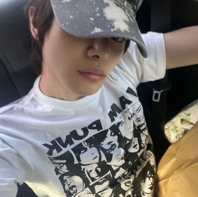 LEOFORPREZ's profile picture. unserious girl with serious feelings for lee leo