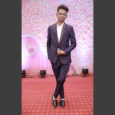 imshubhamkini's profile picture. 