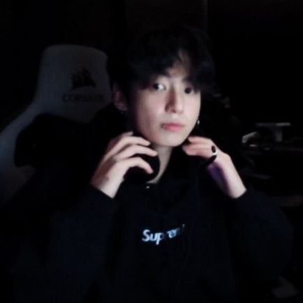 jinniesrealgf's profile picture. 