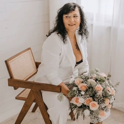 CarminaValkyria's profile picture. #CosasChulisimas
Iré a la guerra con mis flores y a mis enemigos los desarmaré con emociones xq la actitud es una luz, que no todos entienden y valoran