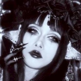 lin85ach's profile picture. 黒い服が好きな被写体。ゆるく推してる→🍜あたおか卓の幼女系魔女。半年に1回くらいライブで踊る。アイコン @____akazawa____ ヘッダー @akira_mmaian