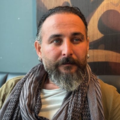 rydrrn's profile picture. ...bir yanım mavi, yosun