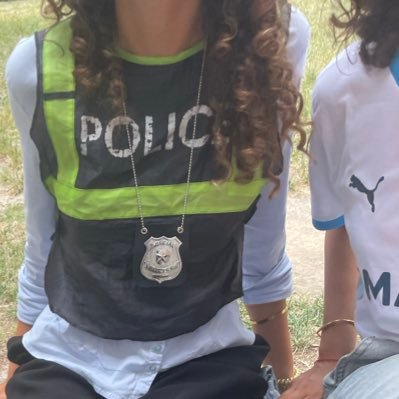 zouzouxxx_'s profile picture. fuck les 911 et les 17 #acab