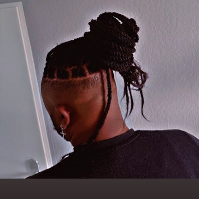 Mola_Njoku's profile picture. Living my Dream Life 🍀 I love Cars 🚙 || Musik || Traveling 💼|| Family ||Football 🏈 n my Peace!!! Chelsea FC || Olympic de Marseille 🩵 💙