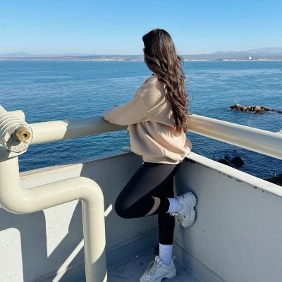 GayleHoffm45211's profile picture. 🎨 Fashion designer | 🌍 Wanderlust traveler | 💸 Pursuing financial freedom one step at a time | Living creatively and aiming high