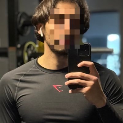 DjangoCrimson's profile picture. Maths, Finance, Data et Musculation, actuellement perdu en 🇩🇪