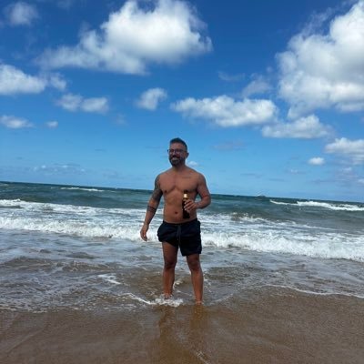 umutasdelen's profile picture. hayatın farkındaysan güzel olan şey hep güzeldir