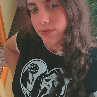 themoongiiirl's profile picture. ⛈️🎶🎧🍂🕯️🌹 La luna sabrá guiar el corazón.
Extremoduro. Anhqv. 🐻‍❄️🐼🐻 ✨555✨

                               ❤️‍🩹Music,art and photography❤️‍🩹🐈‍⬛ 🍟🥔🍿