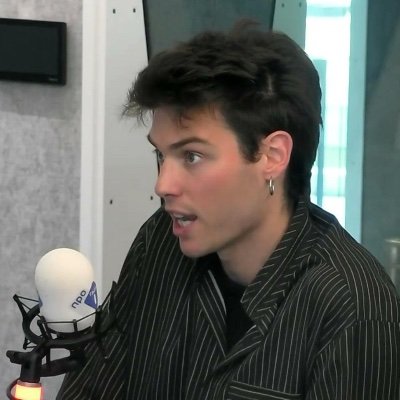 SamWttvn's profile picture. Philosopher, journalist and curator

s.witteveen@vpro.nl