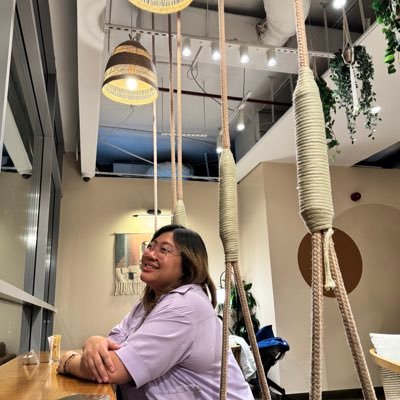 najeeminaj's profile picture. ang bagyo ng tadhana ay dinadala ako sa init ng bisig mo