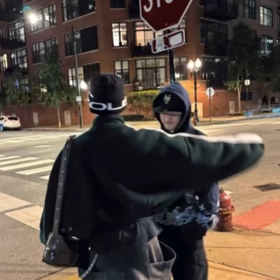 2x2246's profile picture. 저는 형의 품이 가장 따뜻하답니다.