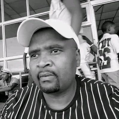 Tebza_Kolobe's profile picture. Kaizer Chiefs F.C 💛🖤✌️Liverpool ❤️ 🤍and Barcelona 💙❤️