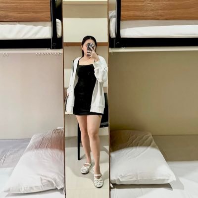 ajengtengker's profile picture. chat ae