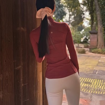 nanjingponiang's profile picture. 99年小白新人｜第一次尝试｜非诚勿扰｜未关注私信不回