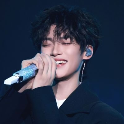 ziyu_0705's profile picture. trav(el i)n parallel worlds with (ziyu) 🔮🐟🍋⚡🌽