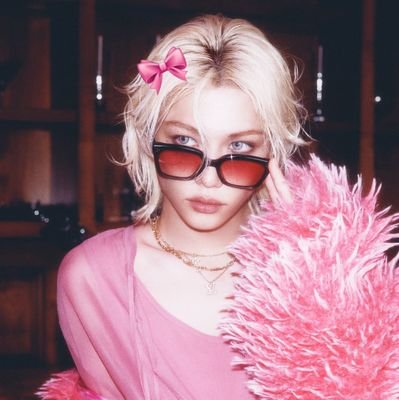 pinkbboki's profile picture. The sun will always be there, waiting after the rain