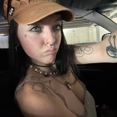 gnarlytown's profile picture. Only follow women back