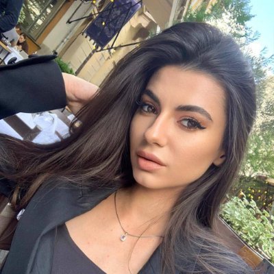 Yumiv8xx's profile picture. 