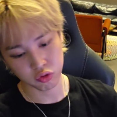 ipurplemeowpan's profile picture. 🍒 아미𝘰𝘵𝟩 ★ ⤾·˚ ༘ ( #เคเอ็มบังทันรีวิว ) 🍮 my b♡♥︎ 、kookoo & mimi 𓍯 — fan account