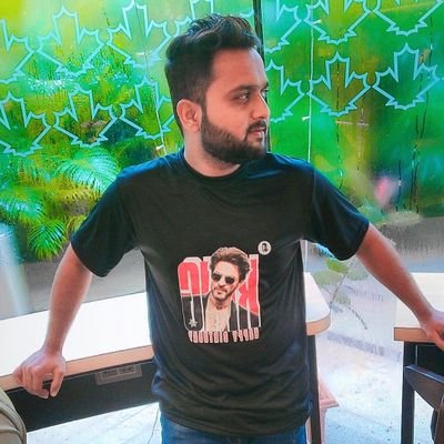 khansaab555's profile picture. Member Of SRK WARRIOR SURAT ❤️💯🙌🏻
Die Hard Fan of @iamsrk Bas thoda sa hi fark hai, Vo star hai aur main Unka Fan 💞