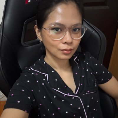 praisious's profile picture. 