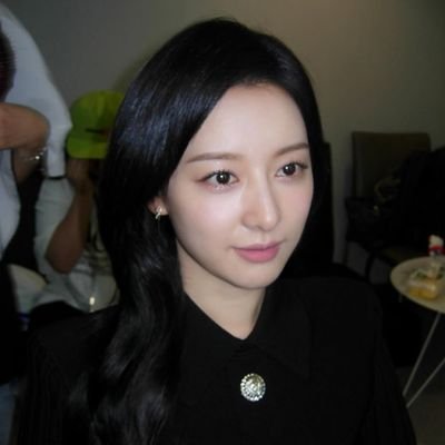 kjwnii's profile picture. #김지원 #Kimjiwon WONEDAY 🐰 🦥🦭                                            👭🏻#JessicaJung #제시카 #KrystalJung #정수정