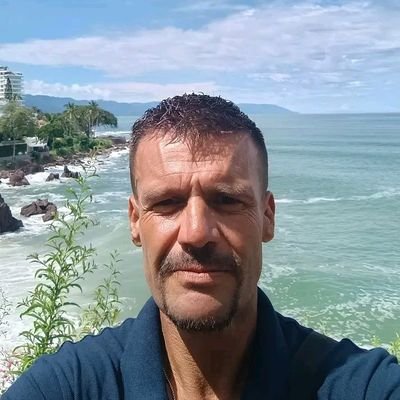 AlexisSalv33898's profile picture. 