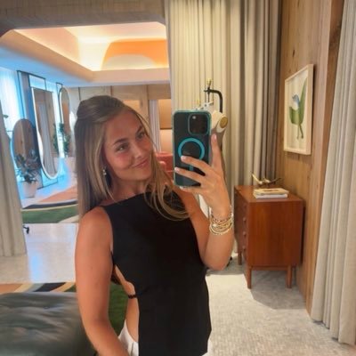 MiriKorn12's profile picture. Name is miri and I like to have fun