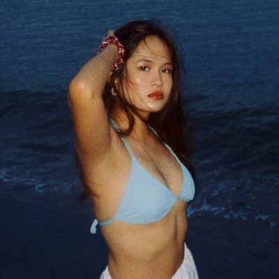 itsmewanna_j's profile picture. bye. this user is busy reviewing for boards.