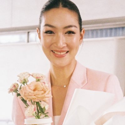 doublebaexruby's profile picture. 다시 태어나도 널 사랑할게♡⁼³ P'Pan ธญน 레드벨벳 ꒰ 아이린 ꒱ 아이유 우주소녀시대 보아 ✱ 엄지원 ✱ 이보영 김혜수 전도연 소희교 middle age actress ⟡ gen2 stan ⌗ 𝑴𝒂𝒇𝒊𝒏🧁% ❤︎ fan account