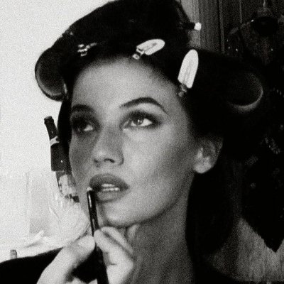 rosacollaway's profile picture. 