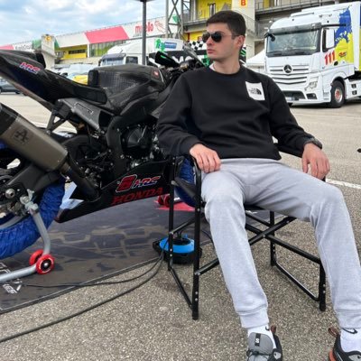 matadordelmar98's profile picture. دوست داشتم دزدِ دریایی بشم.