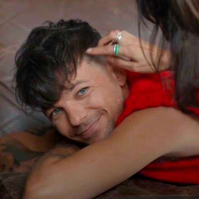 aitipalaces's profile picture. how did i get here?🌻🏰🍋